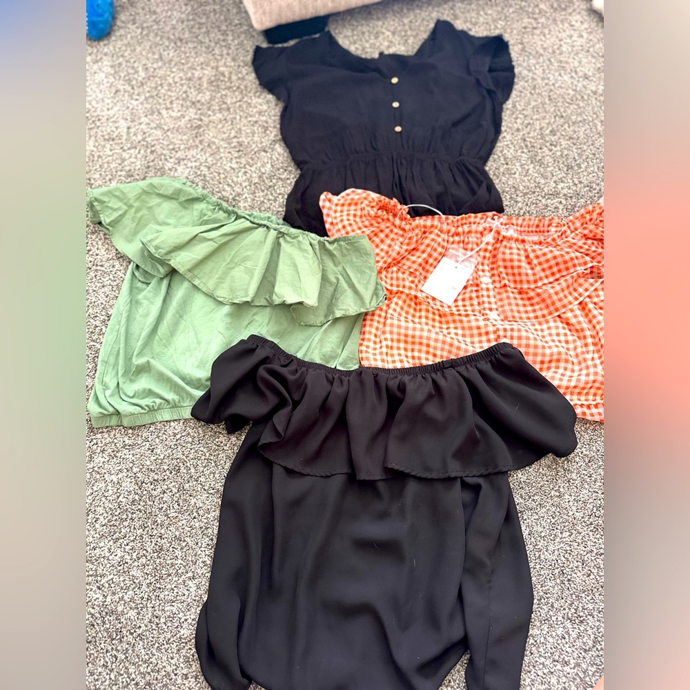 4 women’s tops *All 4 shirts $15*